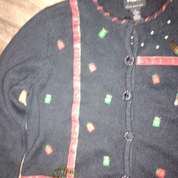 Studio Christmas Cardigan Sweater Petite Women PL Presents, Gifts, Bow - Picture 6 of 16